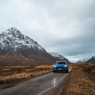 Porsche Driving