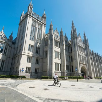 aberdeen_marischal_college_2019_05-1